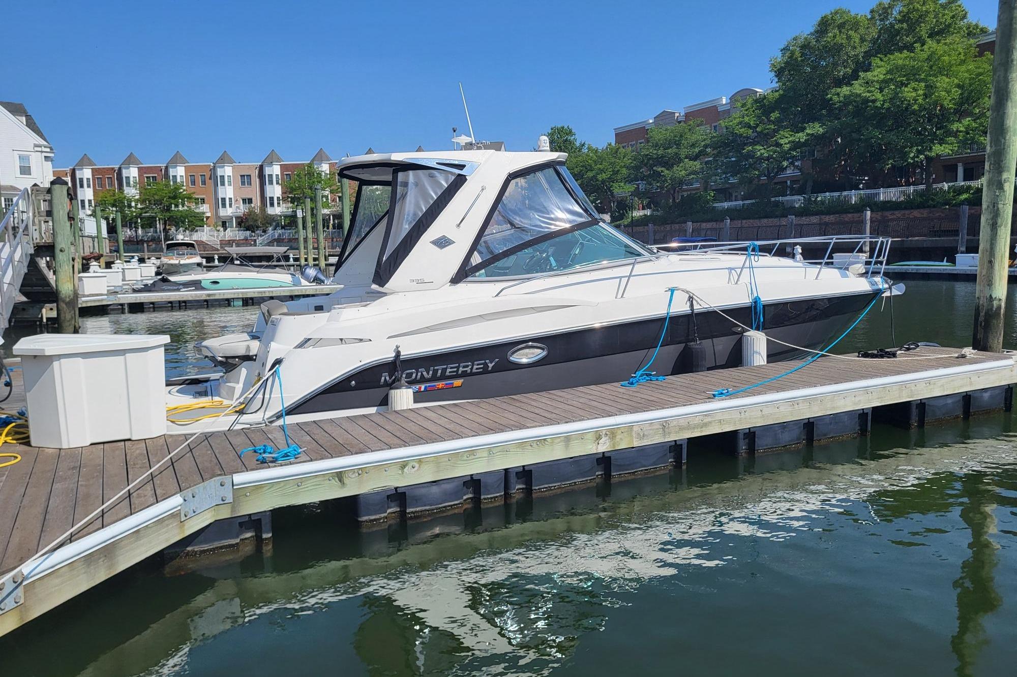 2018 Monterey 335 Sport Yacht